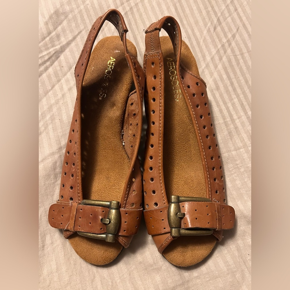 AEROSOLES Women's Tan Buckle Sandals size 8 1/2
